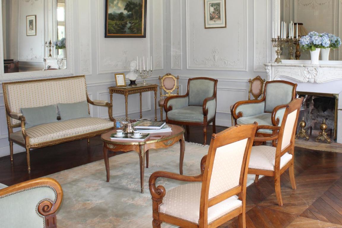 Chateau De La Chasse Beauvais Romagne  Eksteriør bilde